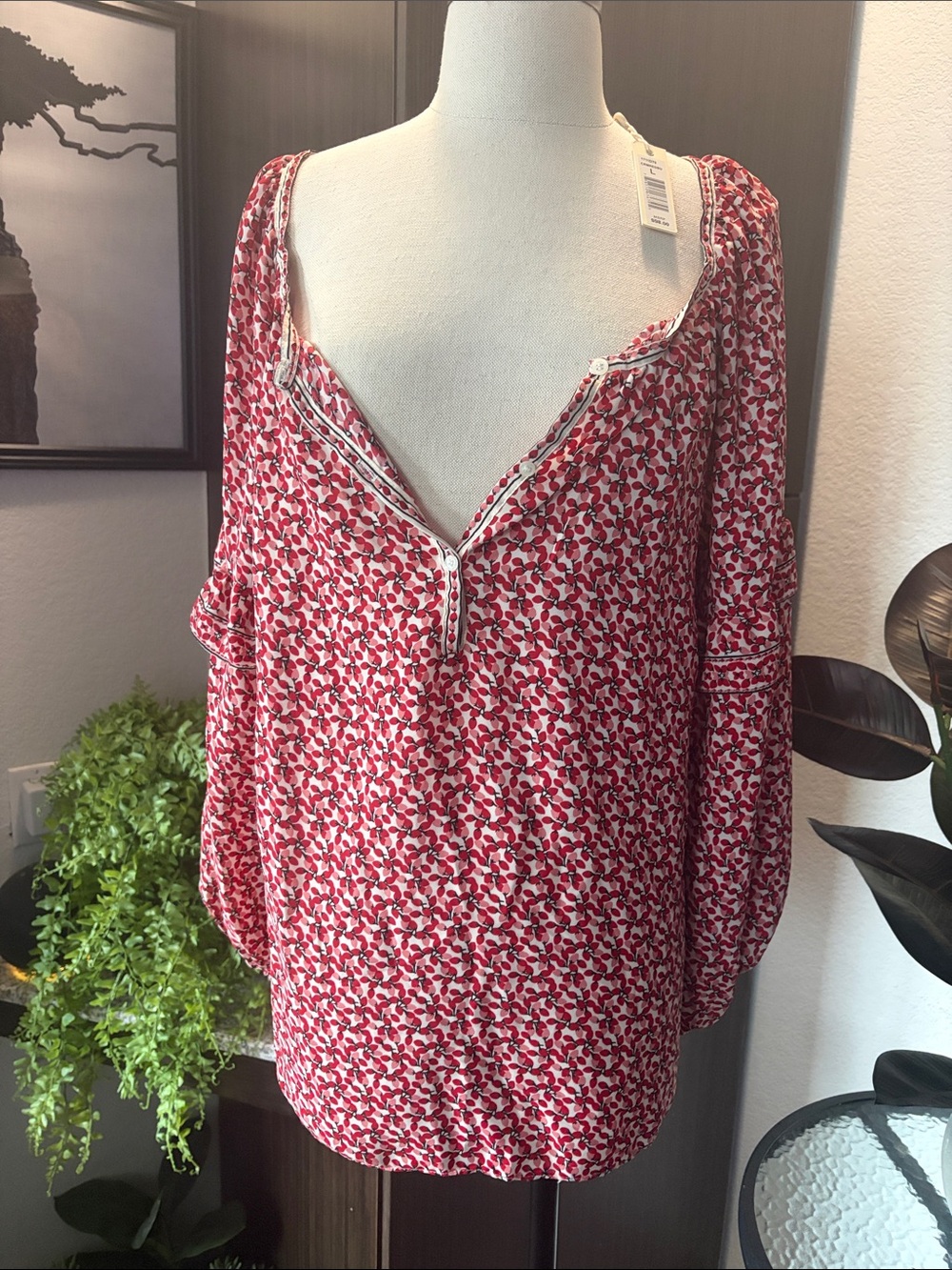 Max Studio Red and White Floral Split-Neck Blouse
